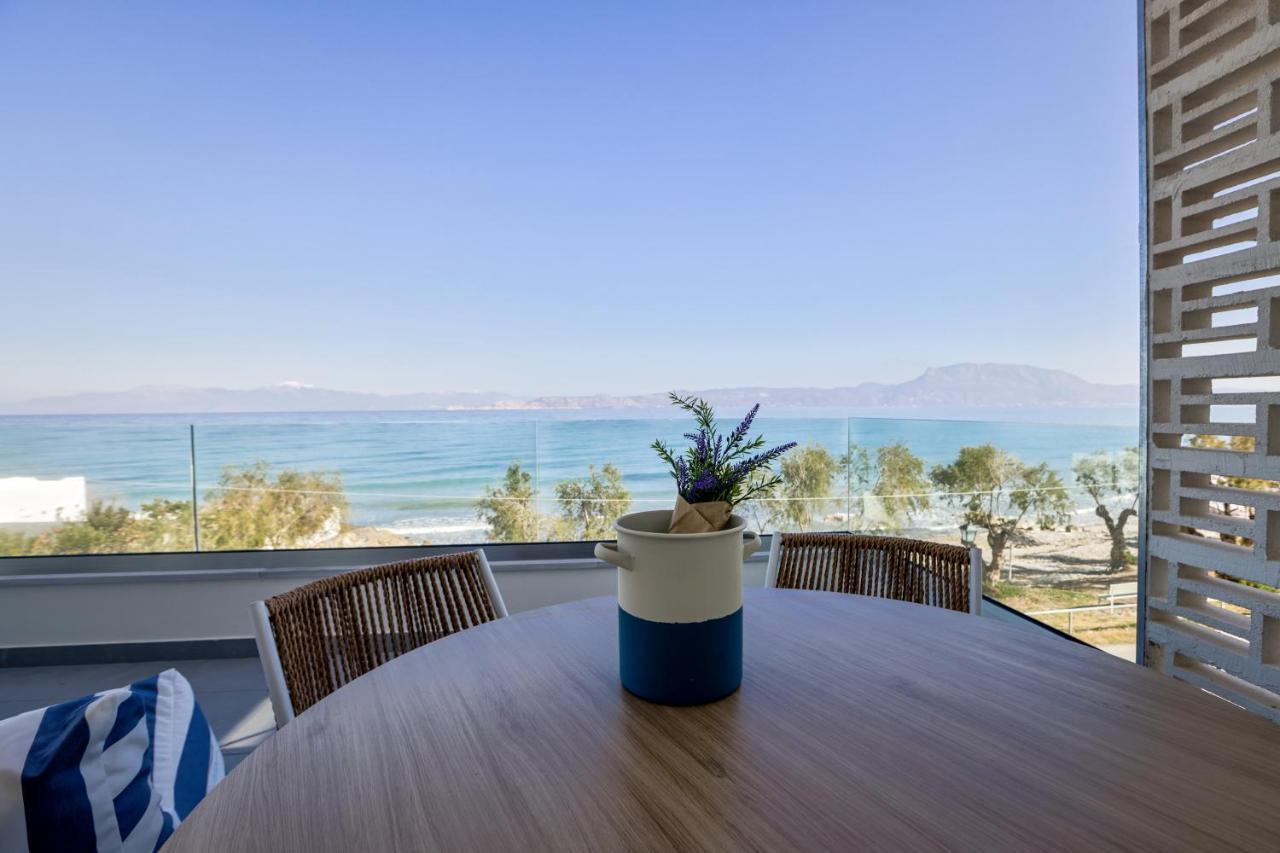 Vrahati La Mer Bleue Boutique Suite מראה חיצוני תמונה