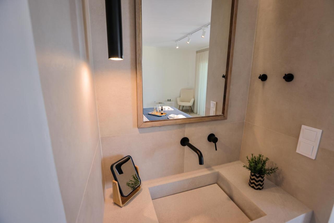 Vrahati La Mer Bleue Boutique Suite מראה חיצוני תמונה